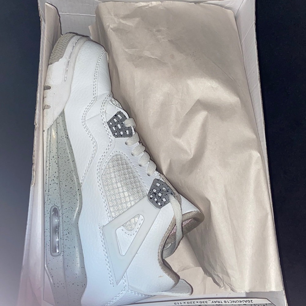 Women’s Jordan, Size 7, White Oreo